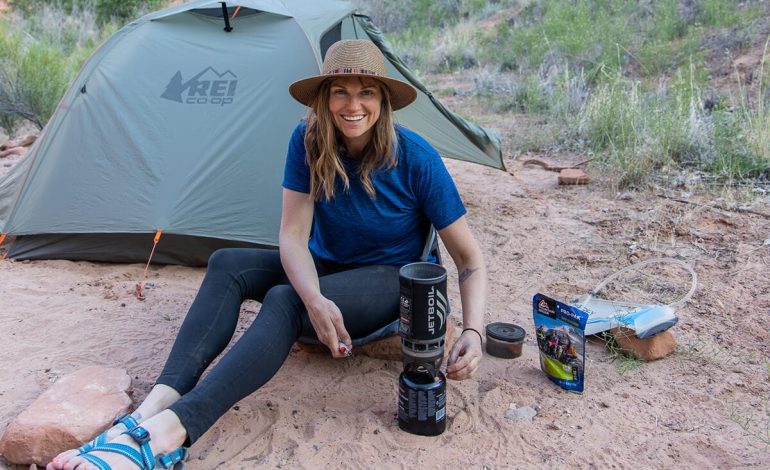 Beginner’s Guide to Day Hiking: What to Pack and Wear