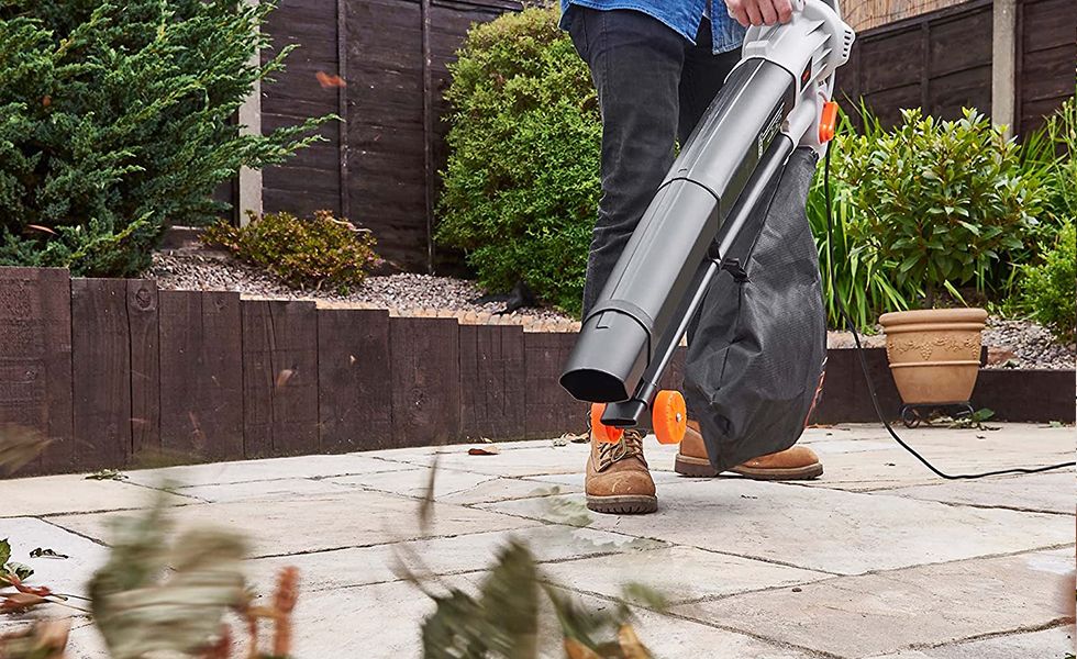 How to Choose the Right Leaf Blower for Your Home