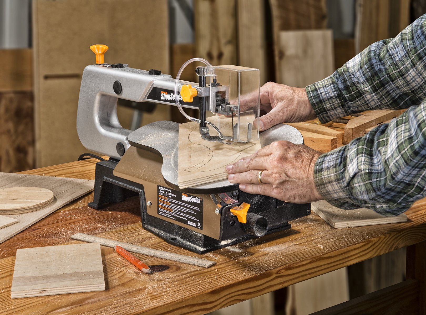 How Do I Choose a Scroll Saw